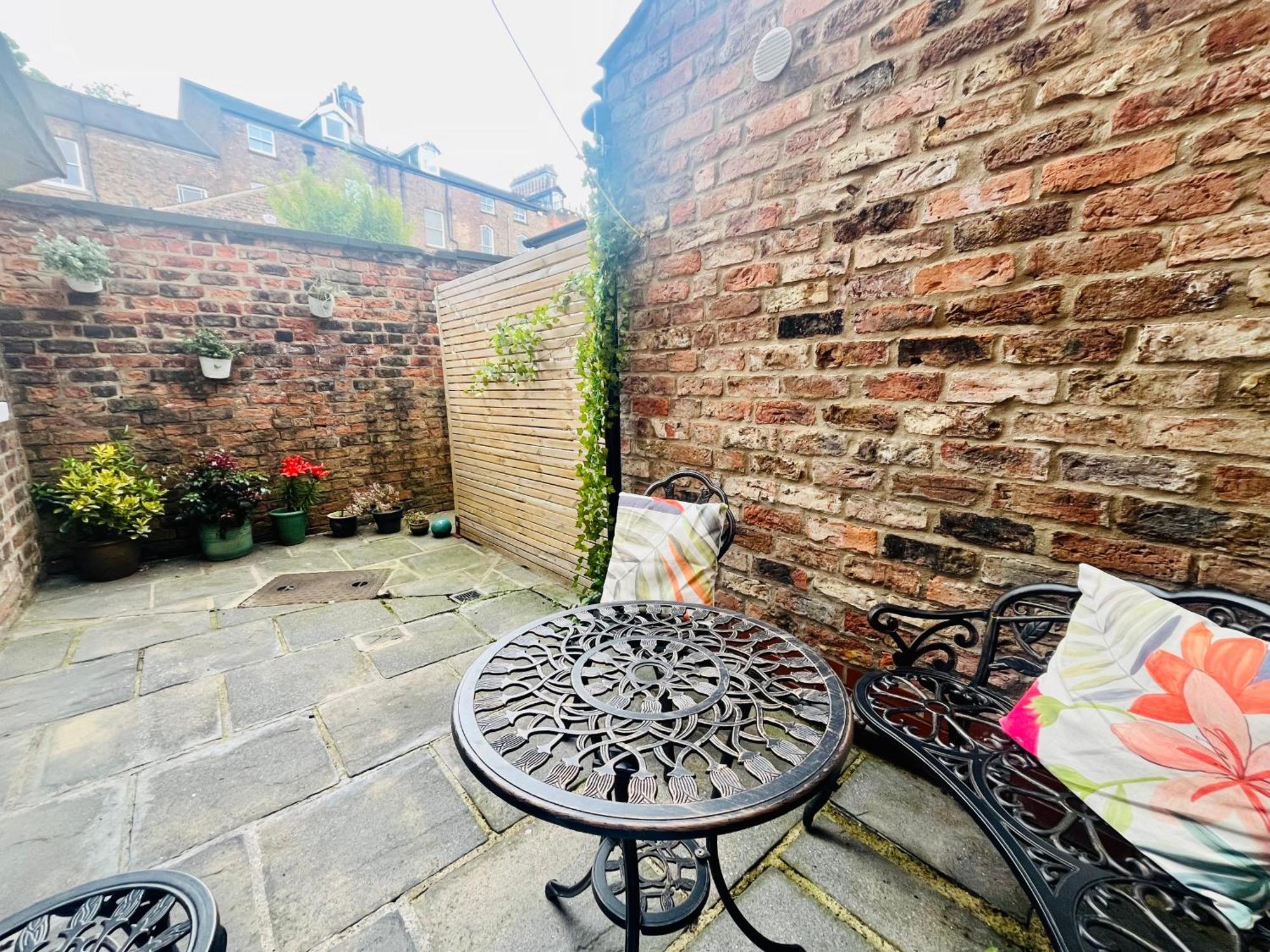 Bootham Apartment 32 - Free Parking - Five Minute Walk To York Minster Екстер'єр фото
